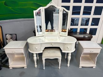 Vanity with Drawers, Mirror and Nightstands