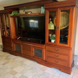 5PC Entertainment Center! President’s Day Sale! Free Delivery! 