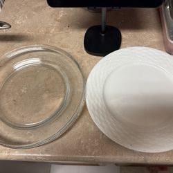 Gibson White Glass Plate Set