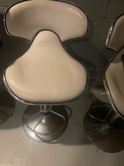 Bar stool