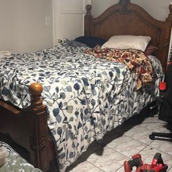 Queen Size Bedroom Set