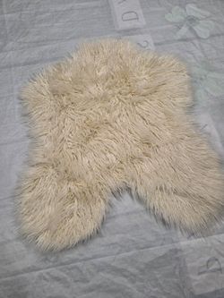 Cream Faux Fur Sheepskin Rug Single Pelt Fluffy Accent Shag Throw Carpet