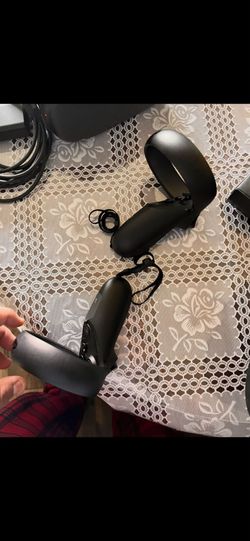 Oculus Quest VR Complete Set - Like New
