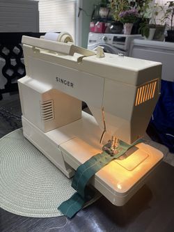 Singer Sewing Machine Merritt