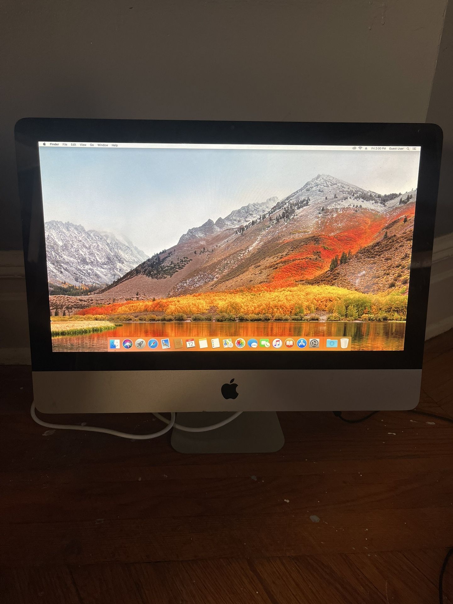 Apple iMac Desktop Computer Bundle – 21.5” iMac with Dell Keyboard & LED Mouse 