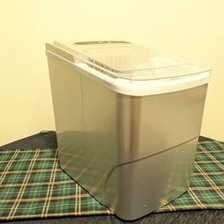 Insignia Countertop Ice Maker