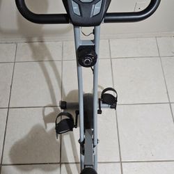 Indoor Cycling Bike -Folding,upright Stationary Exercise Cycle with Magnetic Resistance 