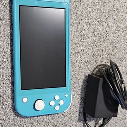 Nintendo Switch Lite & Charger