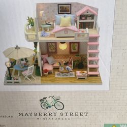 Mayberry Street Miniatures DIY Dollhouse Pink Paradise New Never Opened