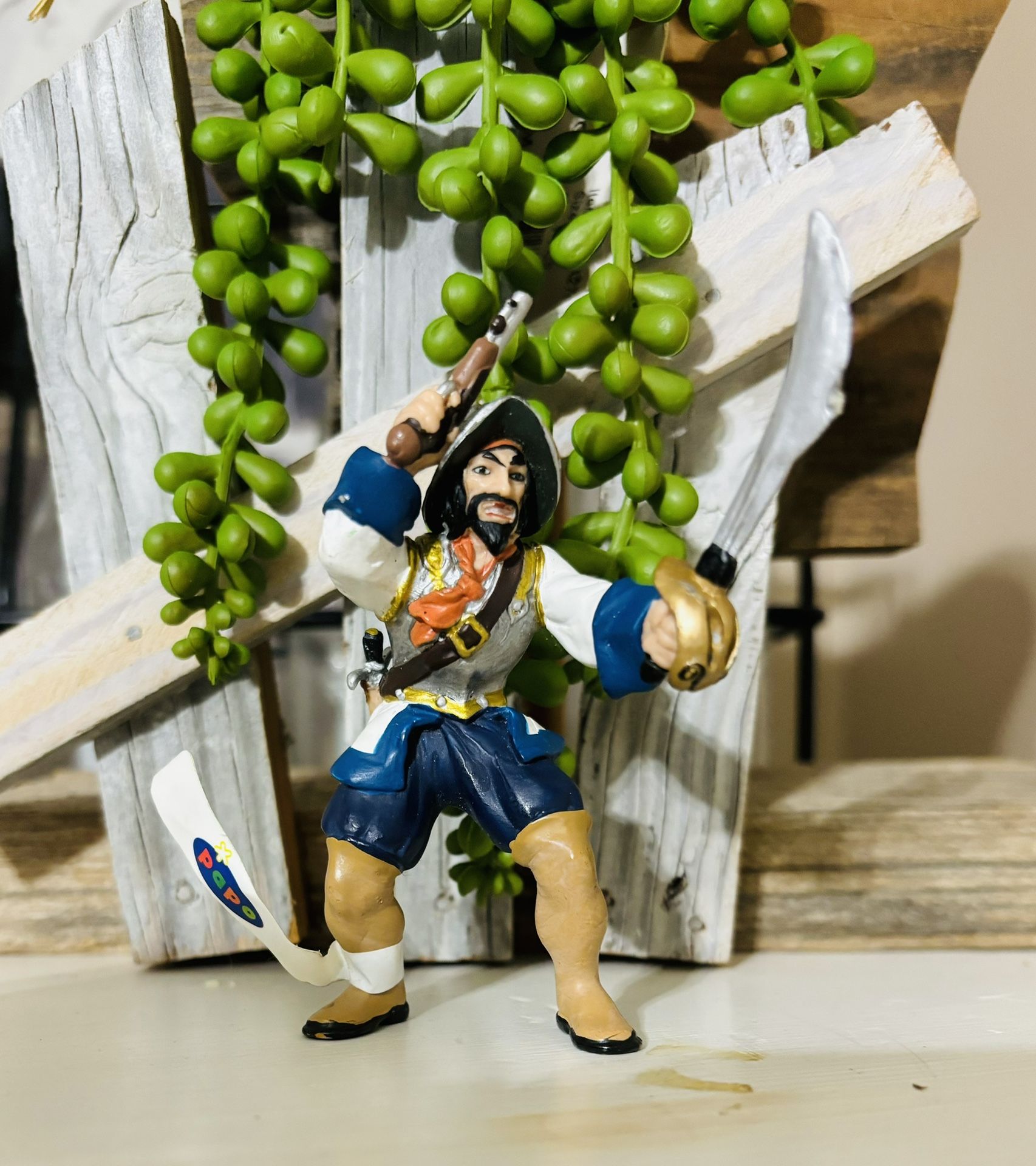 RETIRED Spanish Conquistador Pirate Fantasy Figure