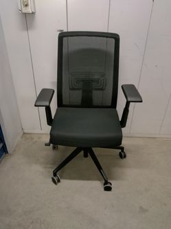 Haworth Very Ergonomic Task Chair In Good Condition With Lumbar Support Tensioner $ 150