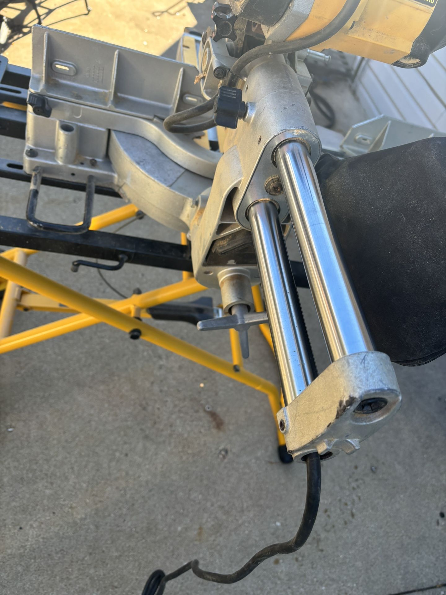 12”” Dewalt saw cutter set , good shape 