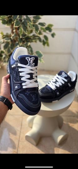 MEN LV SHOES ALL SIZES AVAILABLE IN STOCK