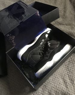 Jordan retro 11 space jam size 8