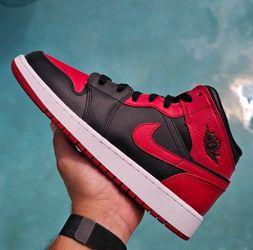 NEW + RECEIPT | Nike Air Jordan 1 Mid "Banned" GS Size 4Y (5.5W), 4.5Y (6W), 5Y (6.5W), 6Y (7.5W), 6.5Y (8W), 7Y (8.5W) Mj 23 Grade School