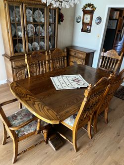 7-Piece Solid Oak Dining Set - Table & 6 Chairs (Excellent Condition)