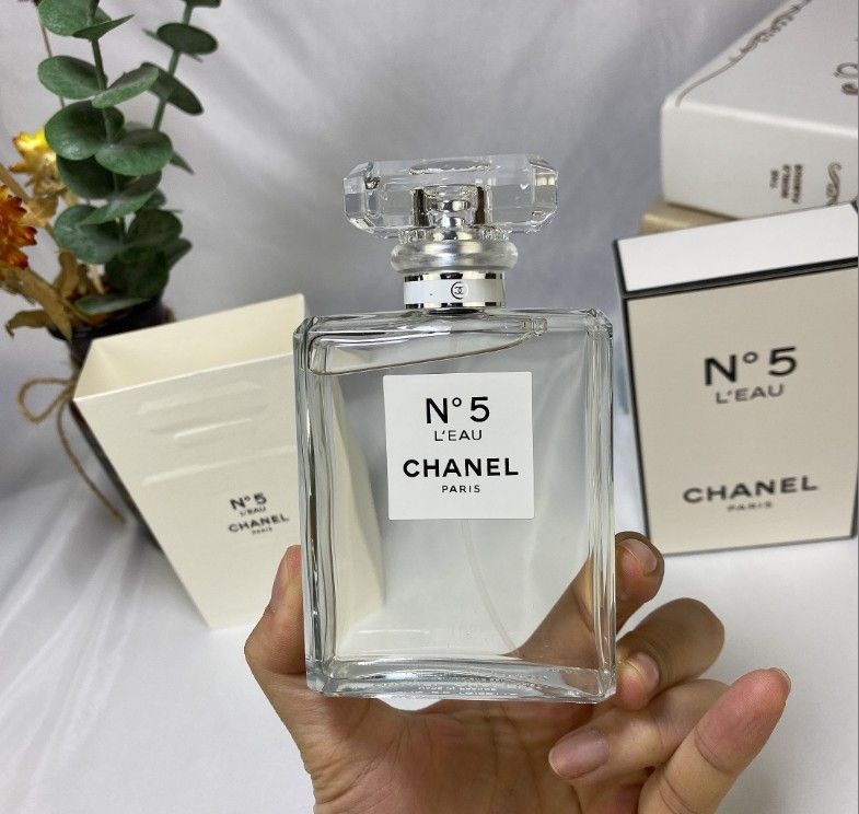 Chanel No5 Eau de Parfum spray 100ml