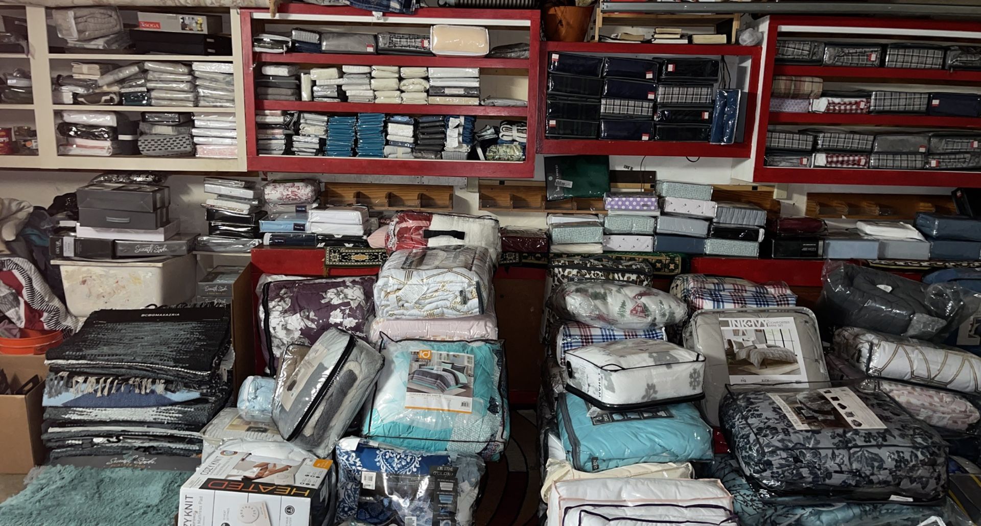 Comforters, Sheets And Pillows And Pillow Cases