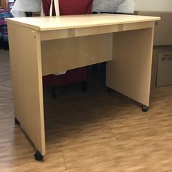 Table Desk On wheels, Light Wood