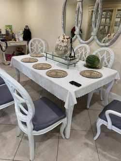 Dining Table & Chairs 