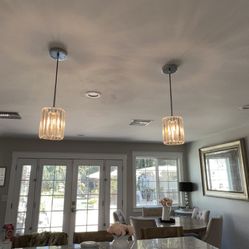 2 Pendant Lights (Kitchen Island) 