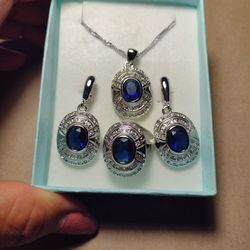 Very Elegant Definitely Beautiful Piece Jewelry Set.