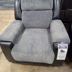 Relax On Youngstown Grey Recliner @ American Freight In Bryan Tx