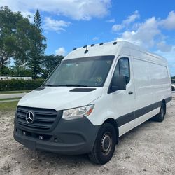 2021 Mercedes Benz Sprinter 2500 Cargo High Roof 