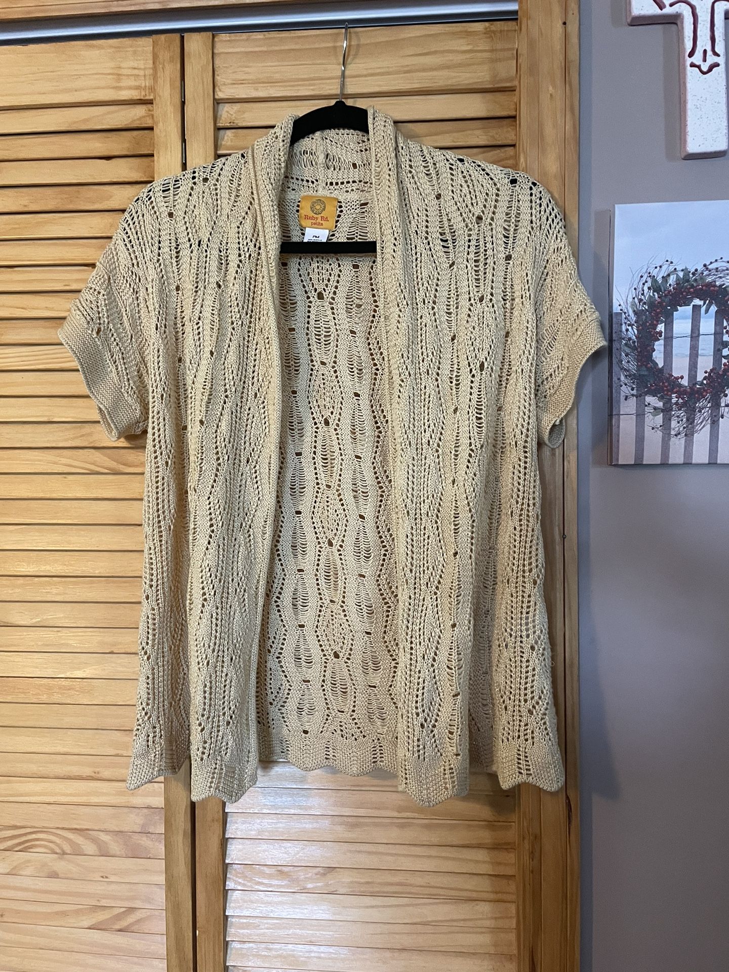Women’s Short Sleeve Crochet, Look Sweater Size Medium, Petite, Strong Color, With A Hint Of Soft Yellow. 
