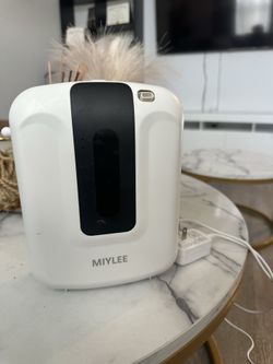 Smart aromatherapy diffuser.
