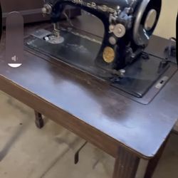 VINTAGE SINGER WORKING SEWING MACHINE
