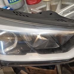 2018 Hyundia Santa Fe Headlight