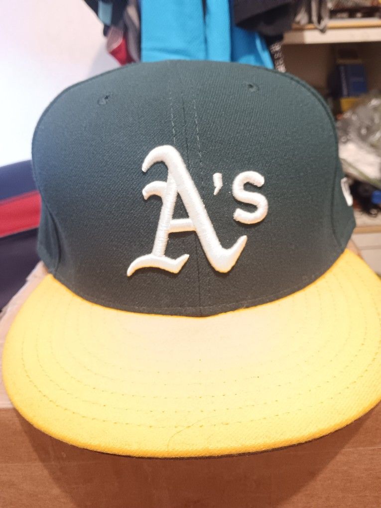 Oakland Athletics New Era Cap Hat Size 8 Rare Vintage.