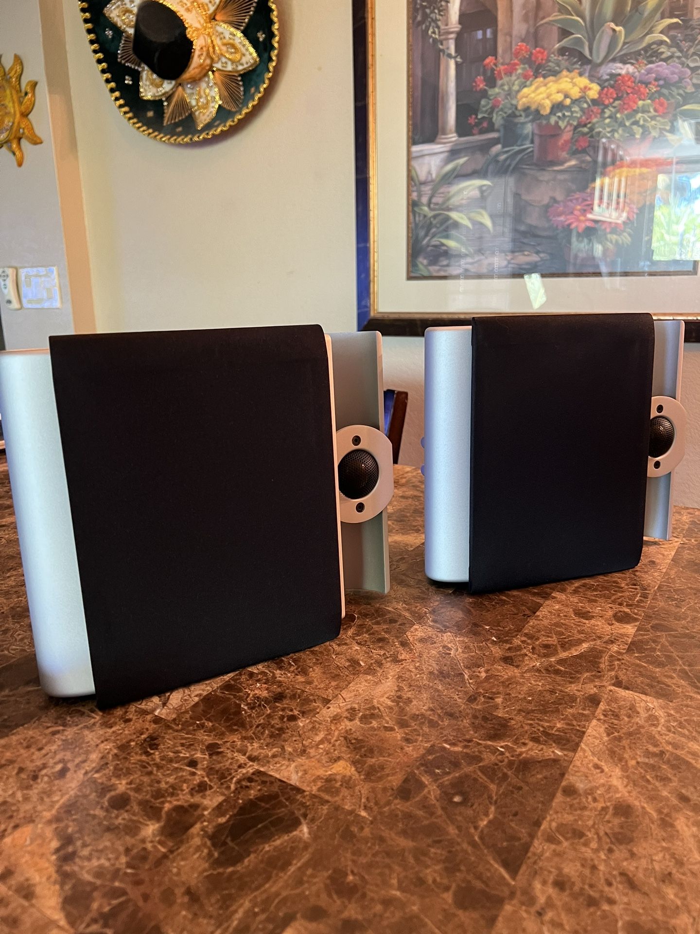 Vienna Acoustics Berg Surround Satellite / Surround Speakers; Wall-mount; Pair