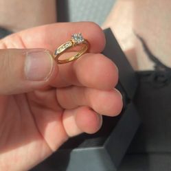 Silver and gold with diamond gemstone- size 4.5