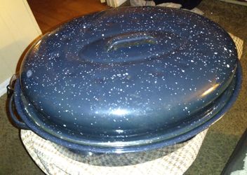 Thanksgiving special ONLY $8 (NEWER)17 QRT. TURKEY ROSTING PAN!!!