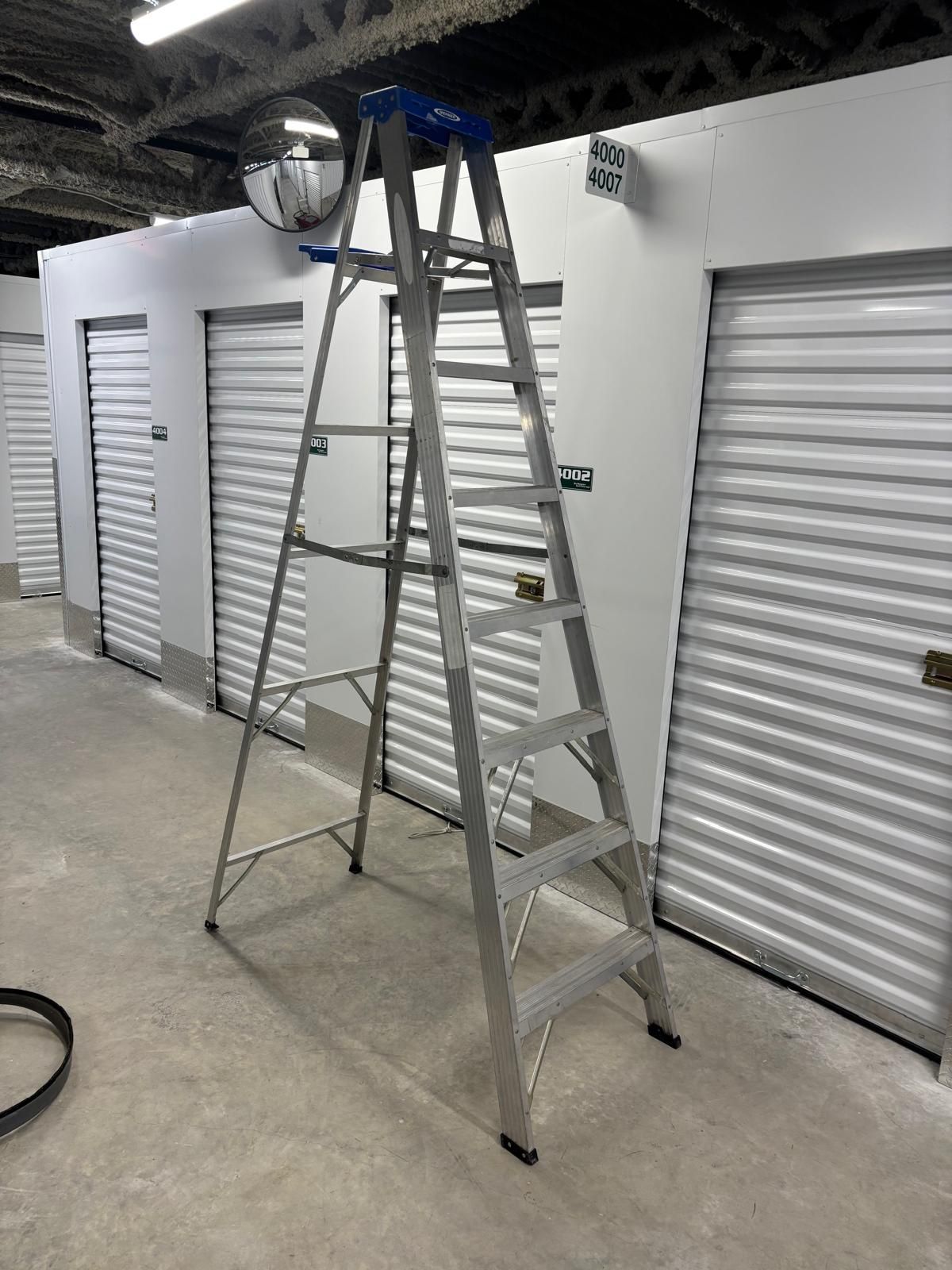 Werner aluminum 8ft ladder.. with 12 feet reach… in like new condition