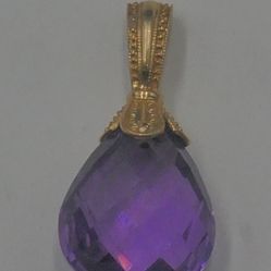 14KT YELLOW GOLD PENDANT ( CLIP ON )  WITH AMETHYST 5.3 GRAMS.  MINT. 884500-1. 