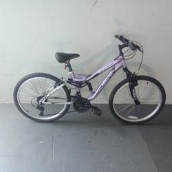 BICYCLE MONGOOSE 18 SPEED SIZE 24 BRAND NEW 