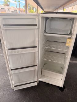 Mini fridge