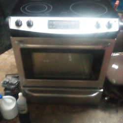 Frigidaire Glass Top Stove 