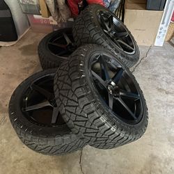 Mercedes Benz G500 G55 G550 G63 Wheels and Tires 285/45/18