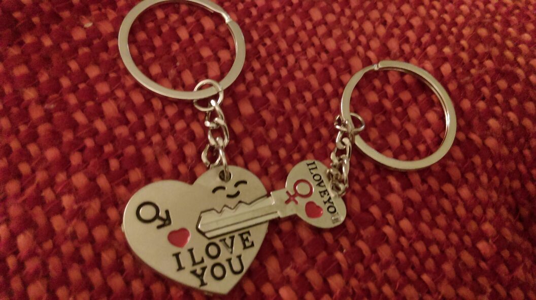 Set of keyring his and hers