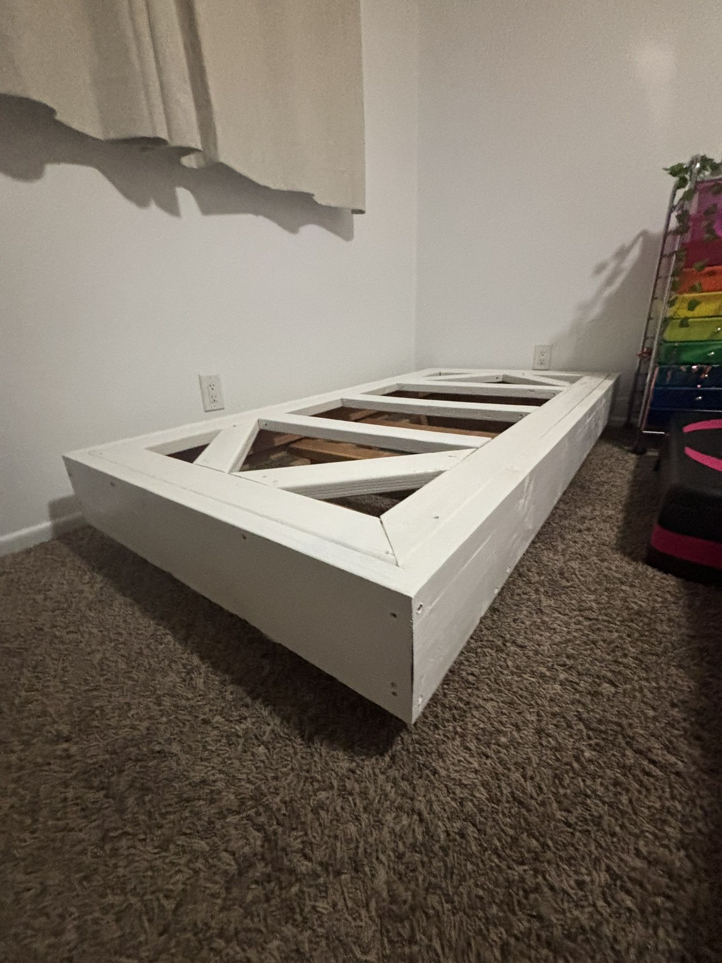 Twin Size Frame Free