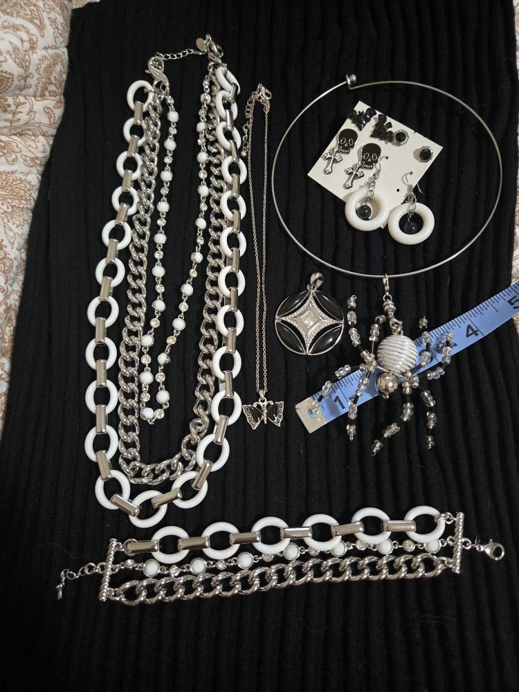🖤 Gothic Glam Jewelry Bundle - Handmade Spider Necklace Inside!
