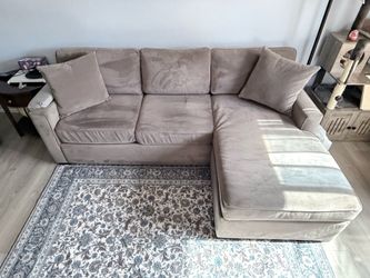 Sofa queen bed, living space