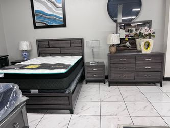 Queen bedroom set ‼️ Only $799‼️