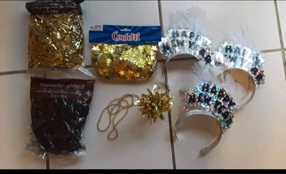 lot of "Happy New Year" decor $5 FIRM for ALL!