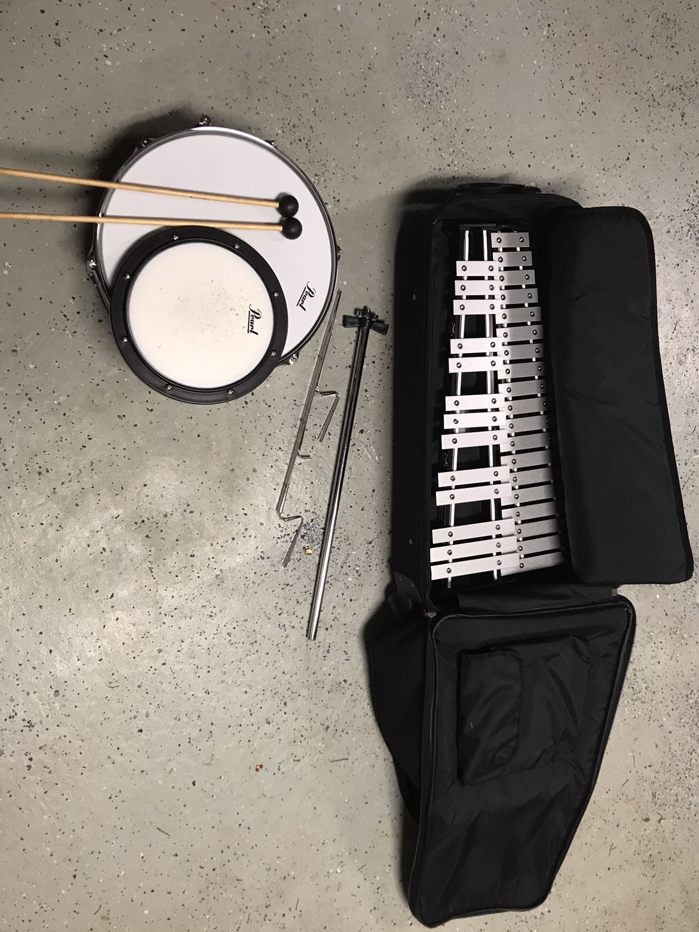 Xylophone, snare drum and practice pad set