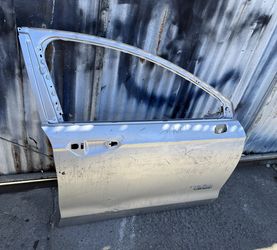 2018 Ford Fusion Right front door shell